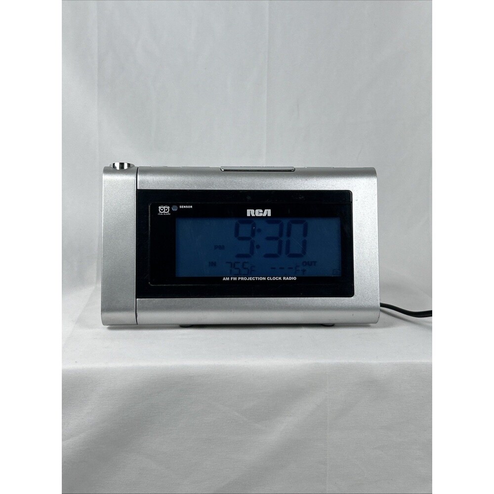 RCA Projection Clock Radio Digital Display Silver Black Alarm RP5440A